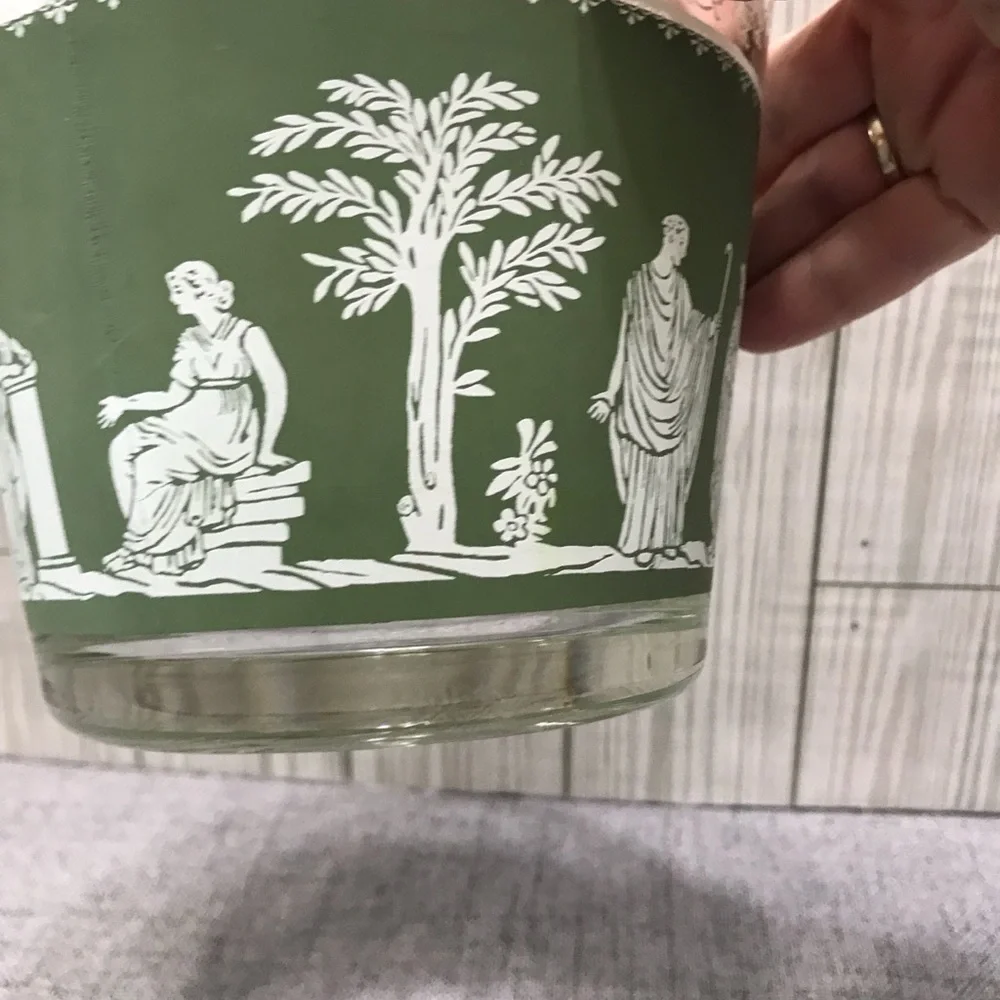 Wedgewood/ Jeannette Glass lovely vintage
